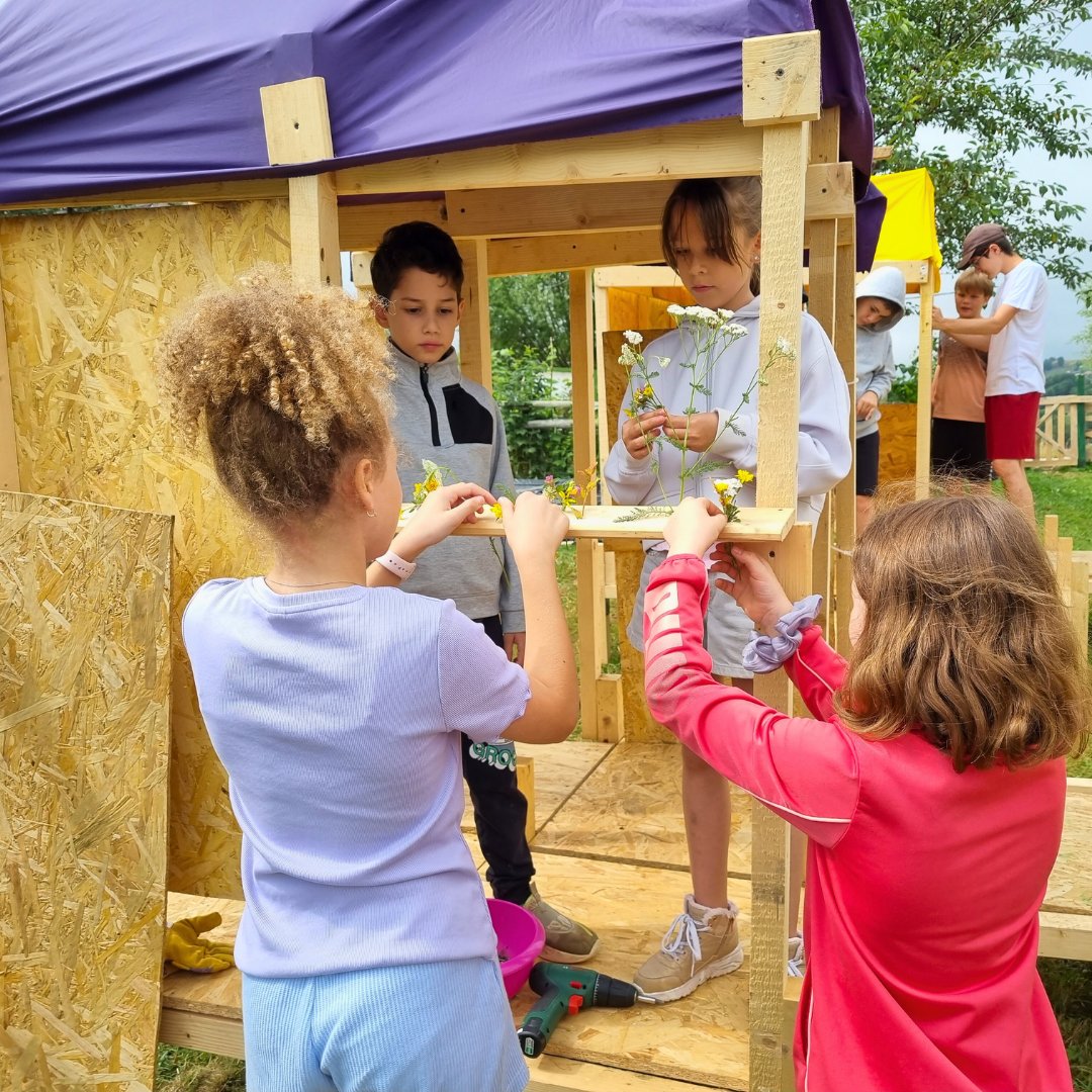 Știi deja: în taberele eematico, construim mereu ceva special! 🔨 Anul acesta, dăm viață unei lumi magice inspirate de povestea bătrânului tei Tilia. 🌳

Profită de 𝐨𝐟𝐞𝐫𝐭𝐚 𝐯𝐞𝐫𝐲 𝐞𝐚𝐫𝐥𝐲 𝐛𝐢𝐫𝐝 și hai cu noi! 🌳🎭  Descoperă mai multe aici: eematico.org/cursuri-si-act…