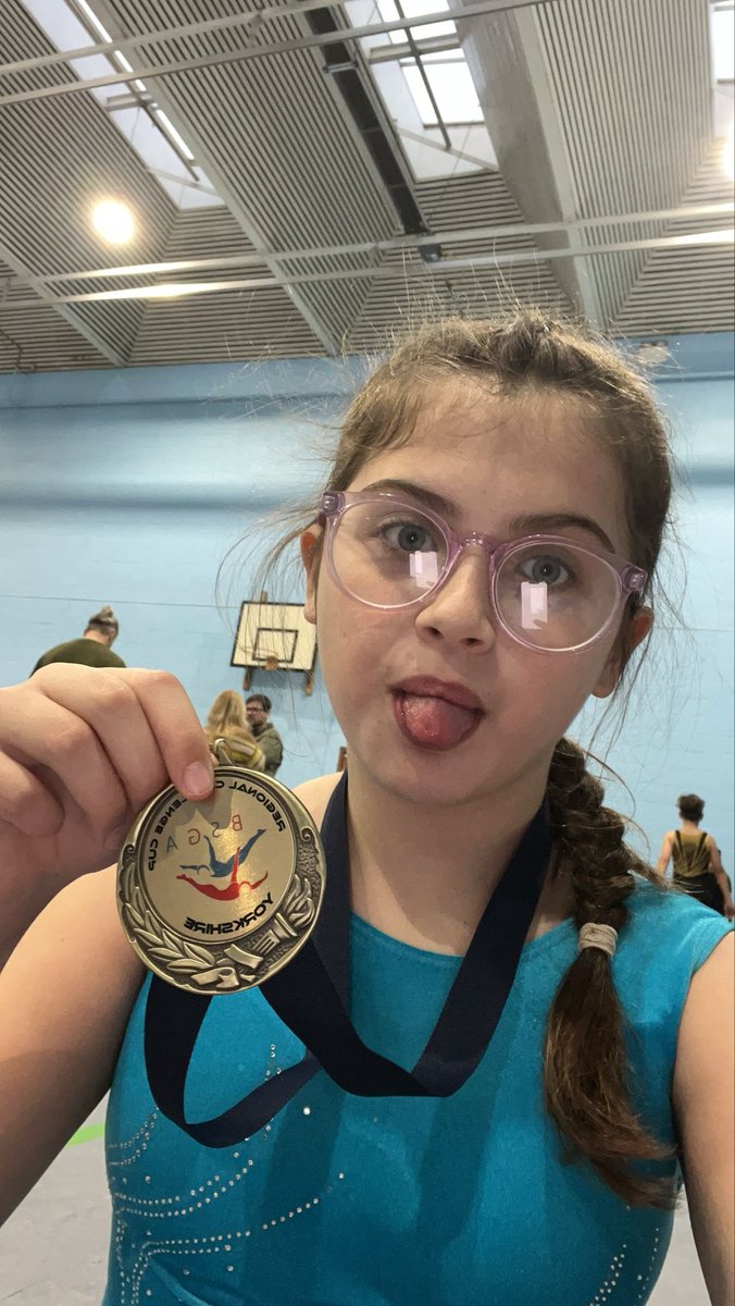 KLaing60's tweet photo. Gold 🥇 this amazing girl got gold at the Challenge Cup on Saturday in Harrogate, she was amazing &amp; so brave going with friends while mum &amp; dad are away on a family emergency! Her determination is outstanding, so proud of her! ⭐️👏🏼 #trampolinist #goldmedal #proud @MrsHawksleyKWP https://t.co/xxmbLbufv5