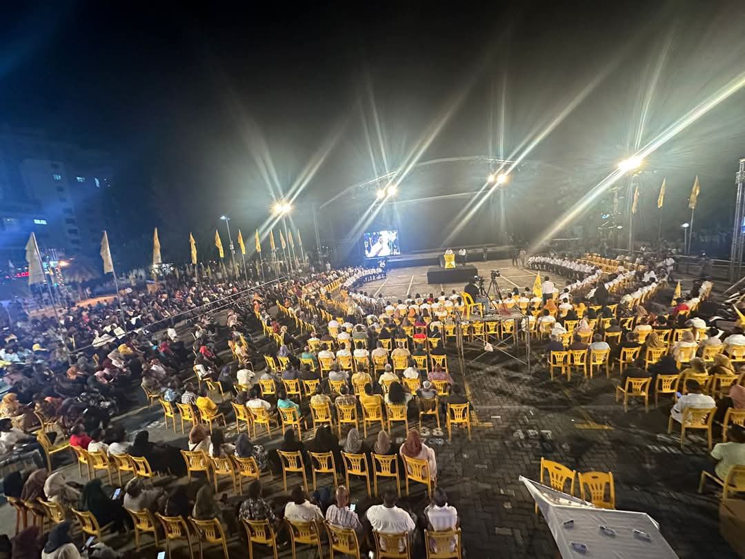 ފައްޔާޒުގެ ކެމްޕޭނު ޖަލްސާ ޗޮކުން. 🤣
#NoonekeyBunefi