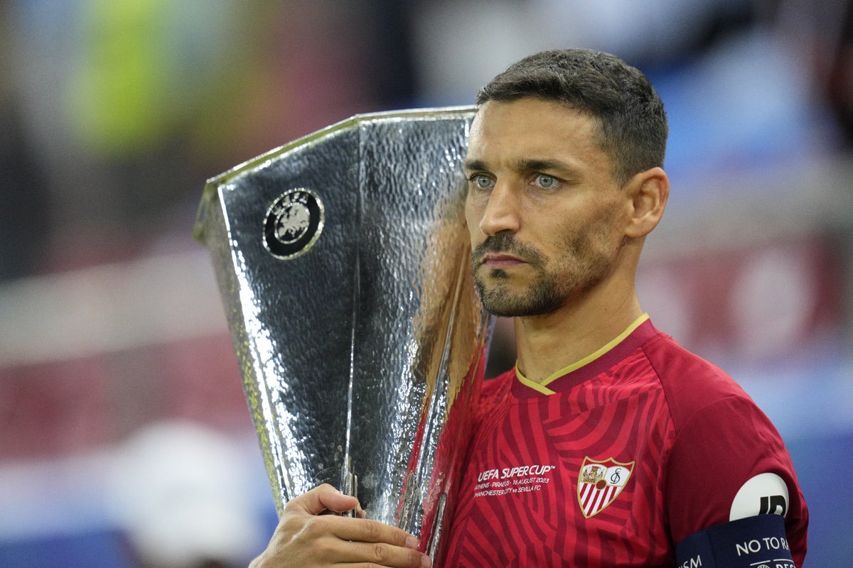 LuisJV93's tweet photo. Hacedle el tifo más grande y espectacular que jamás os hayáis inventado, @birisoficial 

Se lo merece más que nadie. https://t.co/mVy8ChKW3z
