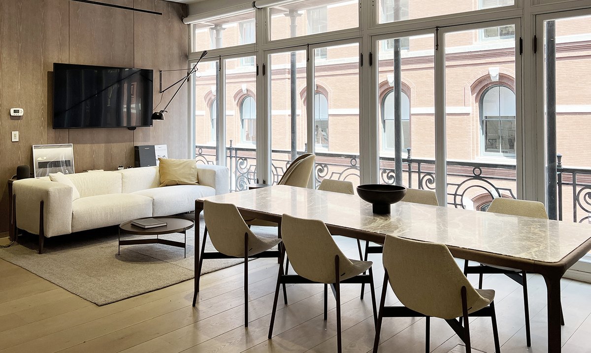 PiancaPartners's tweet photo. 𝗡𝗲𝘄 𝗬𝗼𝗿𝗸 𝗦𝗵𝗼𝘄𝗿𝗼𝗼𝗺

Pianca&amp;Partners is also located in New York, the space is spread over 300 square meters and is located inside the iconic Little Singer Building.

#piancaandpartners #thecontracthub #architecture #interiordesign https://t.co/xEFTfYV1qh