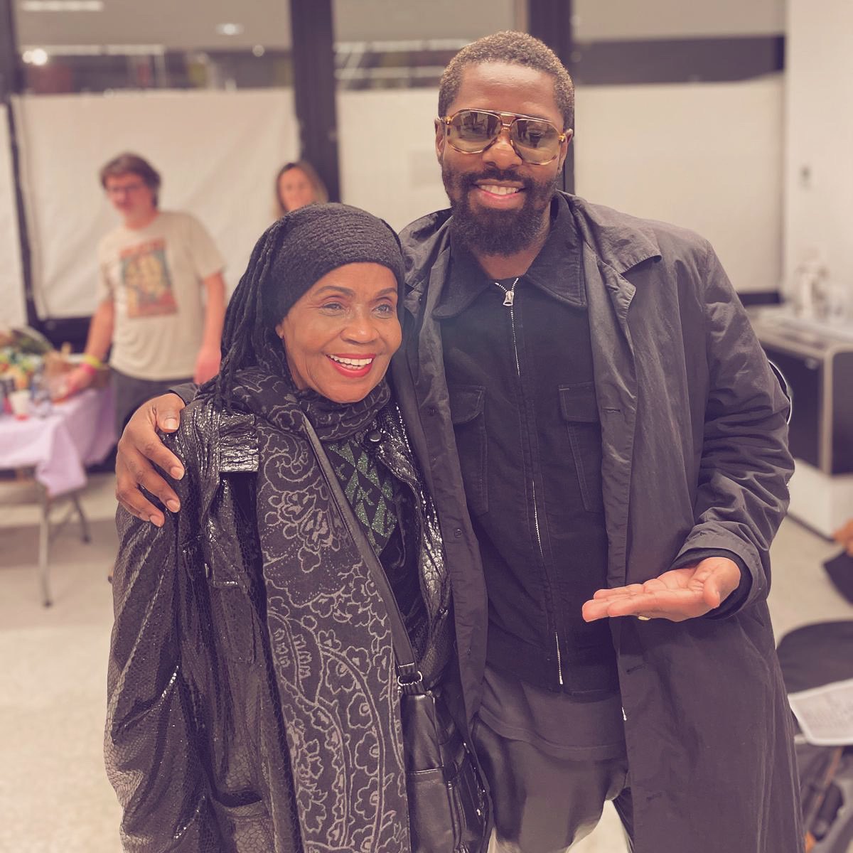An unforgettable moment meeting the incredible Curtis Harding at the Purple Weekend Festival! His soulful performance was pure magic.