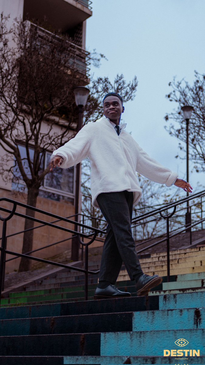 Je me suis évadé du stress des partiels pour reprendre mon appareil photo 💥
Probablement mon dernier shooting de l'année et l'un dont je suis le plus fière 🔥
Merci <a href="/DefTat67/">DefTat</a> pour la confiance, toujours un incroyable modèle 🙏🏽
yennadestin.myportfolio.com/samba