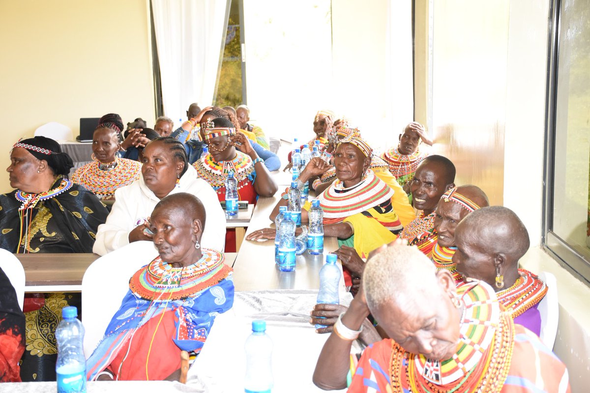 cultures_based's tweet photo. Awakening in Samburu!! Circumcisers, shocked by the true consequences of FGM after dialogue, are vowing to stop cutting girls. Some canceled appointments, despite backlash. They're joining forces with Morans &amp; elders to lead grassroots efforts to end FGM. #EndFGM https://t.co/v4DsDsvph0