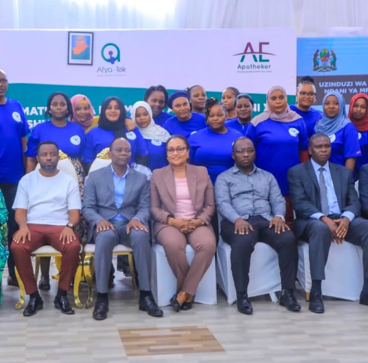 DKT. MOLLEL AZINDUA MFUMO WA AFYA JUMUISHI WA KIDIGITALI 

Naibu Waziri wa Afya, Dkt. Godwin Mollel, amezindua rasmi matumizi ya mfumo wa teknolojia inayotumika kuboresha utoaji wa huduma za afya (Afya-Tek) ndani ya Mfumo Jumuishi wa Kidigitali wa Afya ngazi ya jamii.