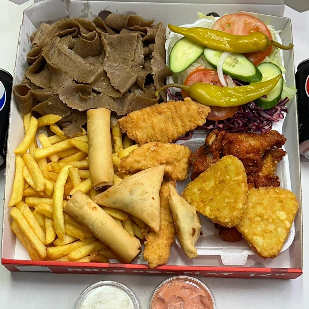 BlackpoolEats's tweet photo. The festive deals continue! Enjoy 20% OFF all orders over £20 at ITALIAN STAR throughout the whole of December 🤪 That's 20% off until 1st January 2025! AND get delivery for only £1 🚗

To order on the web simply click the link below 📷
https://t.co/HfnQNuej0P https://t.co/bQD4hATt9K