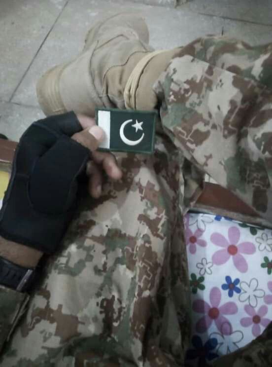 bushra585's tweet photo. مسلم دنیا کی تمام فوجیں تباہ کر دی گئی ہیں
عراق، شام،مصر،ترکی لیبیا ایران وغیرہ کی مثالیں آپ کے سامنے ہیں۔دنیا کی واحد مسلم پاور پاک فوج کو بھی کمزور کرنے کی ناپاک کوشش ہو رہی ہے۔باشعور عوام پاک فوج کا بھرپور ساتھ دےرہی ہے
پاکستانیوں آپ متحد رہےدشمن ناکام ہو گا ان شاءاللہ تعالیٰ https://t.co/gNfgrAanM6