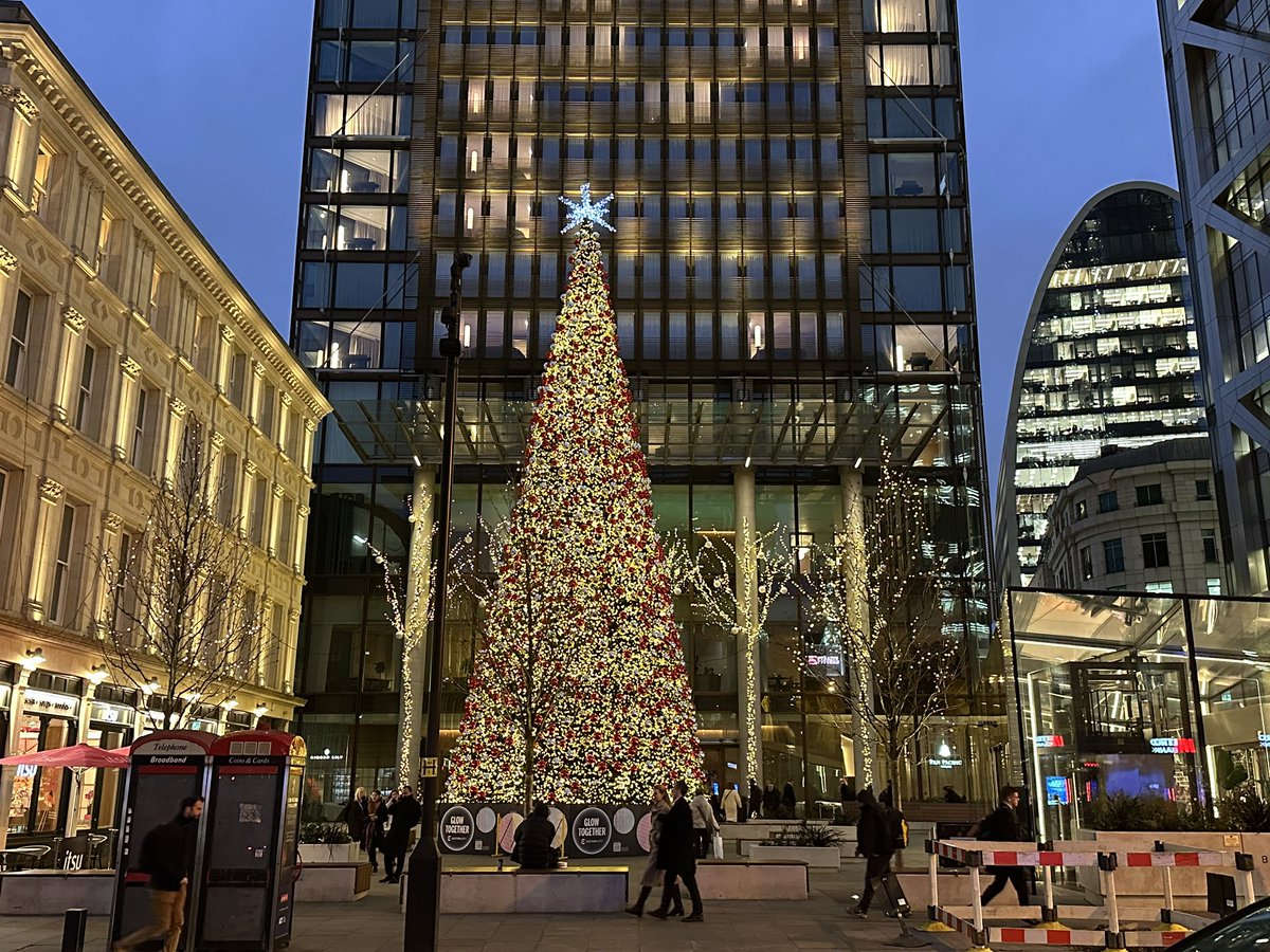 Guided_Walks's tweet photo. So pretty on Broadgate 😍 #broadgate #xmaslights https://t.co/19c9HTQ5pC