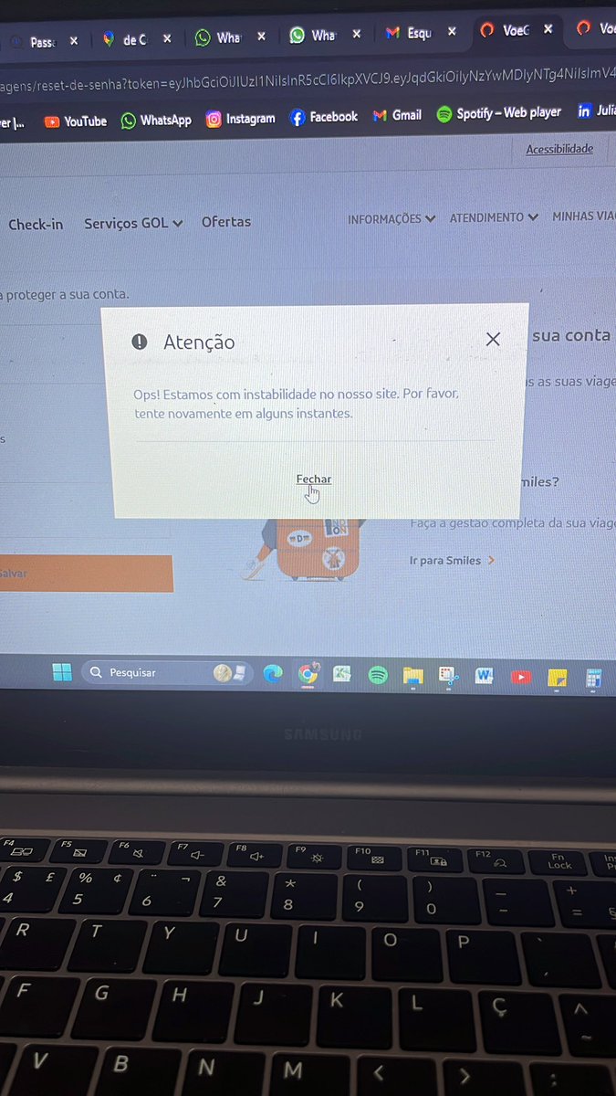 Jusmeeze's tweet photo. Porque a @VoeGOLoficial ta sempre assim? Queria fazer meu check in e não consigo redefinir a senha 🤡🤡🤡🤡 https://t.co/f2y9ZE0w0H