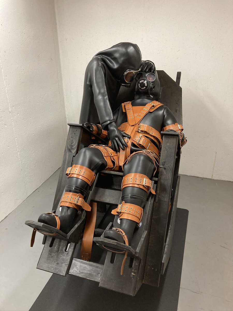 Heavy rubber has never looked so good 😈