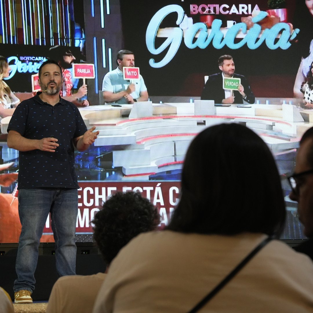 Miguel Garea, Licenciado en Veterinaria por la USC y Gerente de una Quesería Artesana desde hace 5 años, estuvo al mano de la ponencia "Leche cruda y Salud" en la Sala de Exposiciones de La Encarnación 🗣️