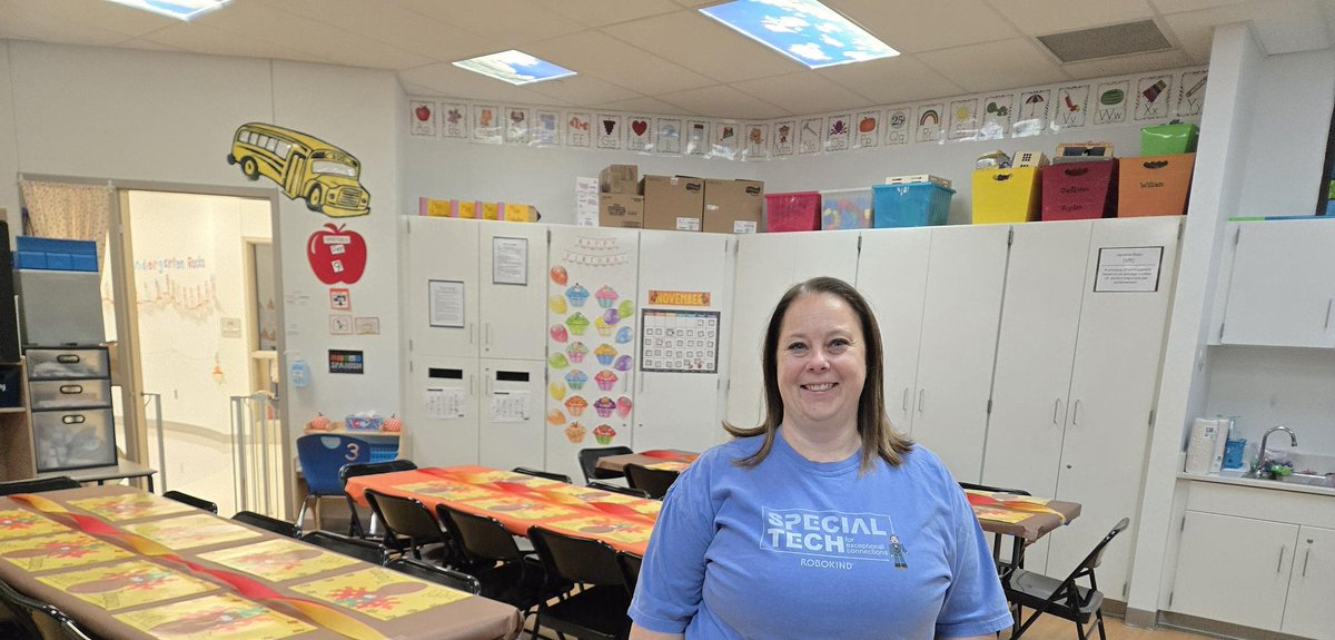 robokind's tweet image. 👕✨ T-Shirt Tuesday alert! 🚨

Fresh from their holiday lunch, Sheri Hurt of Montour, PA, embodies the festive spirit. Whether celebrating gratitude, sporting our special edition tees, or championing educational progress, every moment with us is about spreading joy. #edtech