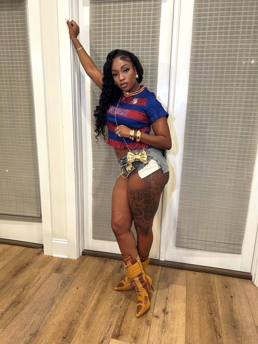 biggdess 💋 tweet media