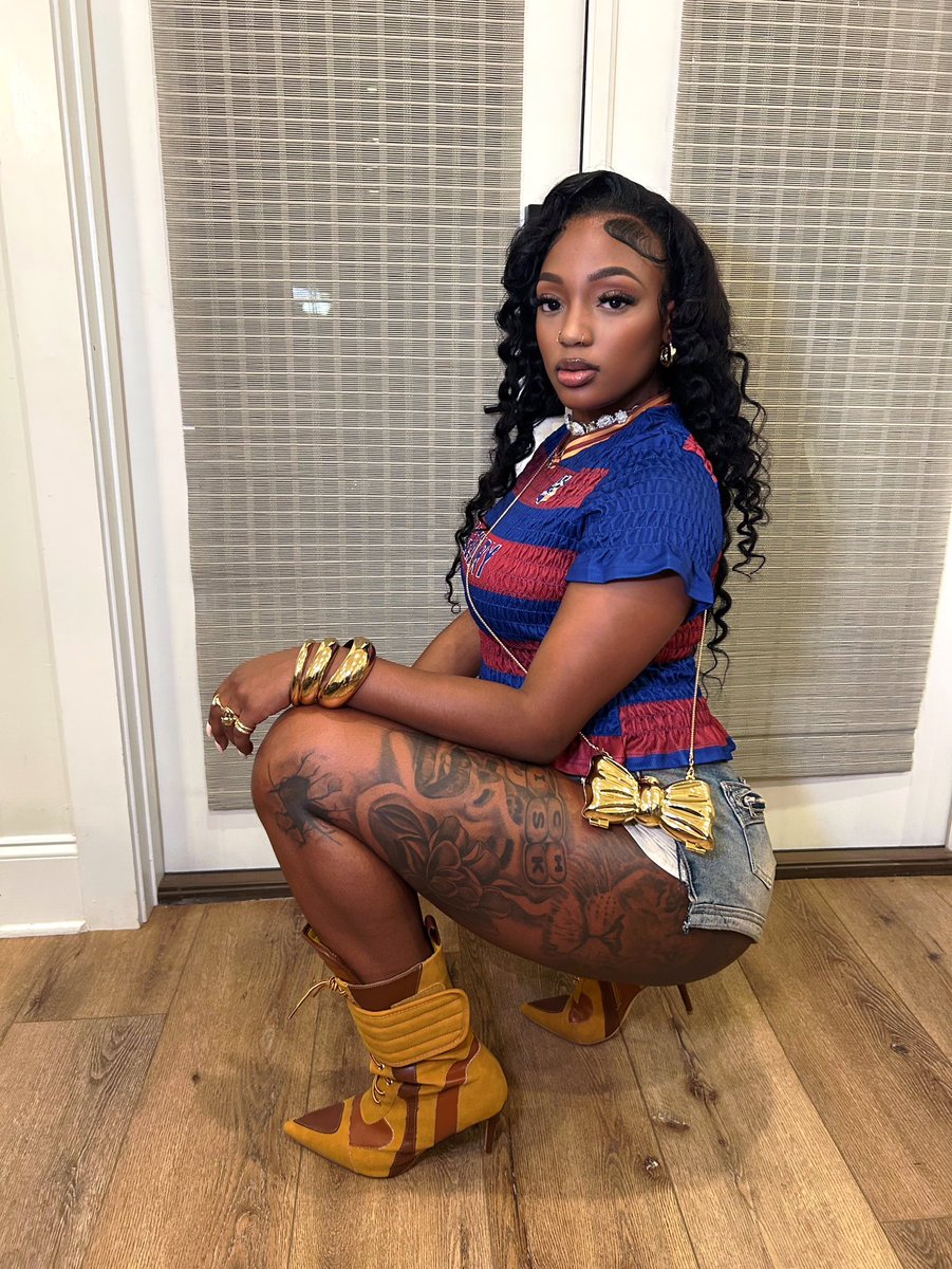 biggdess 💋 tweet media