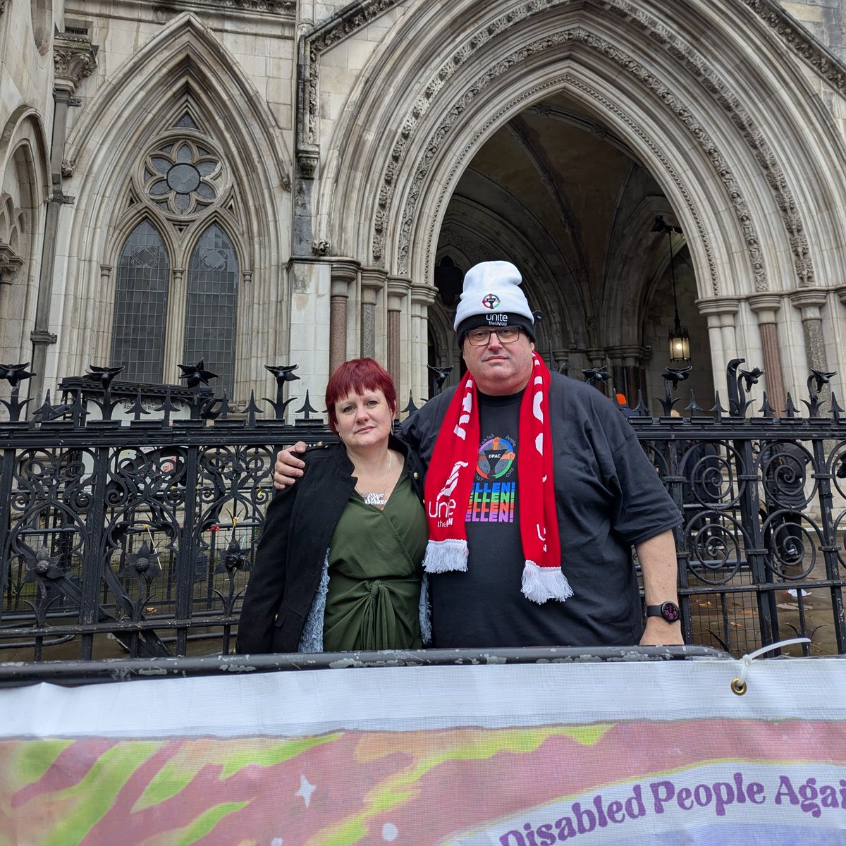 publiclawprojct's tweet photo. Today our client @EllenClifford1 is in the High Court, challenging the DWP over a rushed and disingenuous consultation that was held on reforms tightening the #WorkCapabilityAssessment.
If these reforms go ahead, more than 400,000 people will be worse off by £416 a month. https://t.co/cIQ2Iad0zr