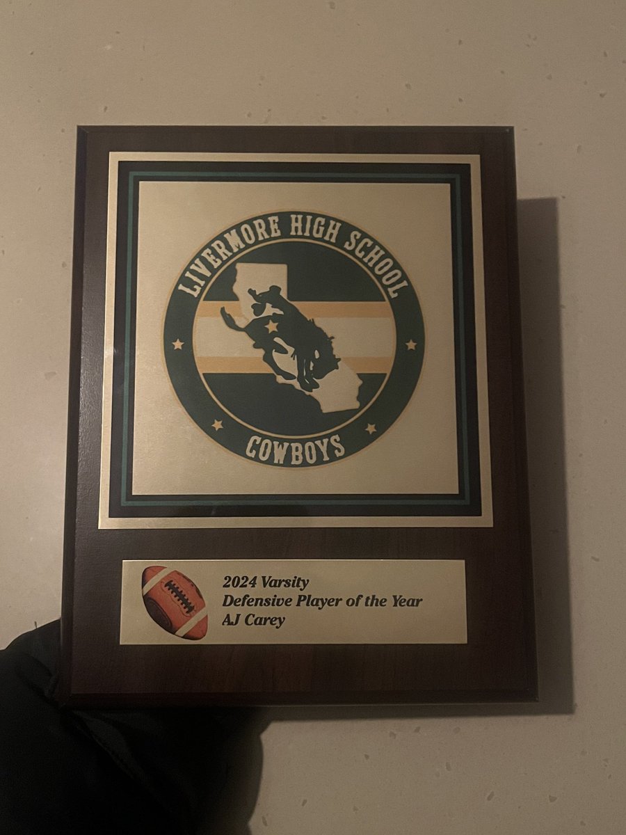 Last week I was awarded Defensive Player of the Year for my High School. I have so much gratitude for the coaches for welcoming me in, and recognizing all my hard work and dedication! Can’t wait to ball out my senior year.
<a href="/LHSCOWBOY_FB/">Livermore Football</a> <a href="/westcoastpreps_/">West Coast Preps</a> <a href="/CoachWulff/">Paul Wulff</a> <a href="/PGregorian/">Paul Gregorian</a>