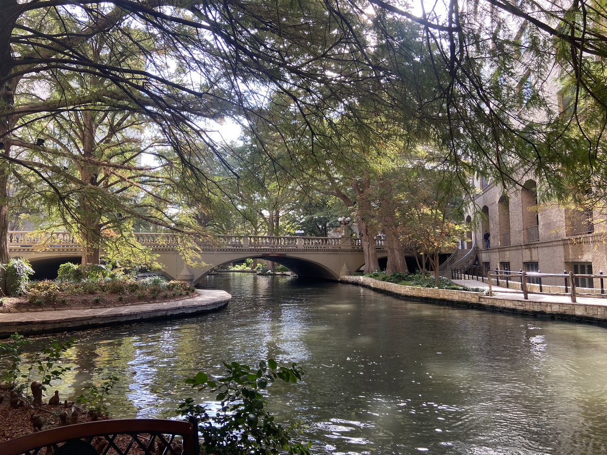 Excited to be in San Antonio for some exciting #BreastCancer cancer updates at #SABCS24, including our poster on the OVGUS study <a href="/BelindaKiely/">Belinda Kiely</a> <a href="/hagsie/">Prof. Haryana Dhillon</a>