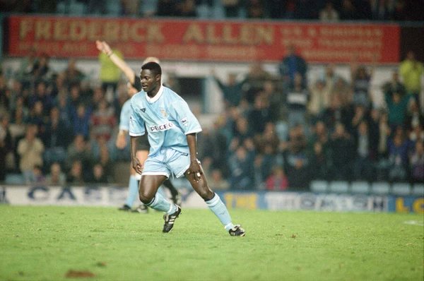 thesoccerdemic's tweet photo. ⚽️Happy 5️⃣0️⃣th b'day🎉to former #AstonVilla & #SkyBlues forward Nii Lamptey🙌🏾
⚽️He made his #PremierLeague debut in 9️⃣4️⃣ & played 1️⃣2️⃣ times for #Villa & #PUSB in two seasons✨️
🌍The Ghanaian🇬🇭 won 3️⃣8️⃣ caps for the #BlackStars & scored 8️⃣ international goals🔥 #AVFC #First11 https://t.co/sSoqOtxgna