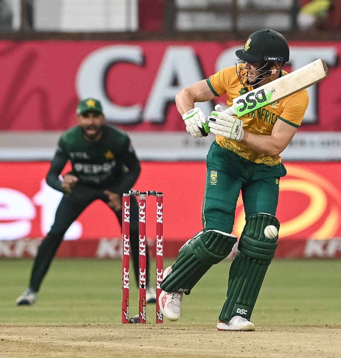 It's snowing sixes in Durban⛄⛄
#Miller #davidmiller #PAKvsSA #durban 
#icc2024 #championtrophy2025 #protea #SouthAfrica #BabarAzam𓃵