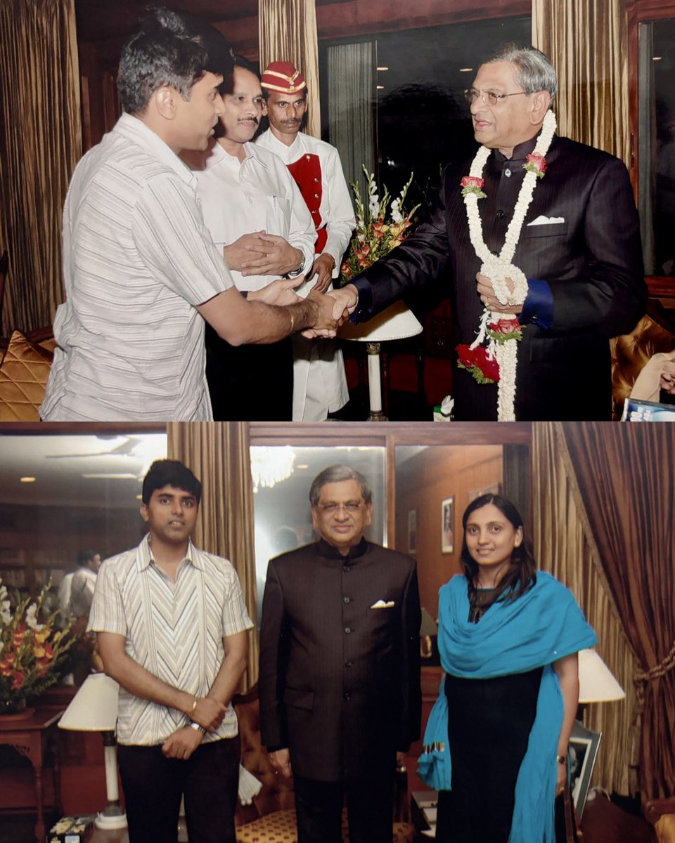 HalappaMurali's tweet photo. Deeply saddened by the demise of Shri S.M. Krishna, the former Chief Minister of Karnataka, whose legacy of leadership and public service has left an indelible mark on our state and nation. 

ಕರ್ನಾಟಕ ರಾಜ್ಯದ ಜನಪ್ರಿಯ ಮಾಜಿ ಮುಖ್ಯಮಂತ್ರಿಗಳು ಹಾಗೂ ಮಾಜಿ ಕೇಂದ್ರ ಸಚಿವರಾದ  ಶ್ರೀ SM ಕೃಷ್ಣ ರವರು ಇಂದು ನಮ್ಮನ್ನು ಅಗಲಿದ್ದಾರೆ.
ನಮ್ಮೆಲ್ಲರ ಭಾವಪೂಣ೯ ನಮನಗಳು…

@INCIndia @INCKarnataka 

#SMKrishna #incindia #INCKarnataka 
#Tumkur #Tumakuru #TumkurRural #Gubbi #Chikkanayakanahalli #Tiptur #Turuvekere #Madhugiri #Koratagere #TumkurNews #TumkurLokSabha #MP #MuralidharHalappa #HalappaFoundation #DKShivakumar #DrGParameshwara