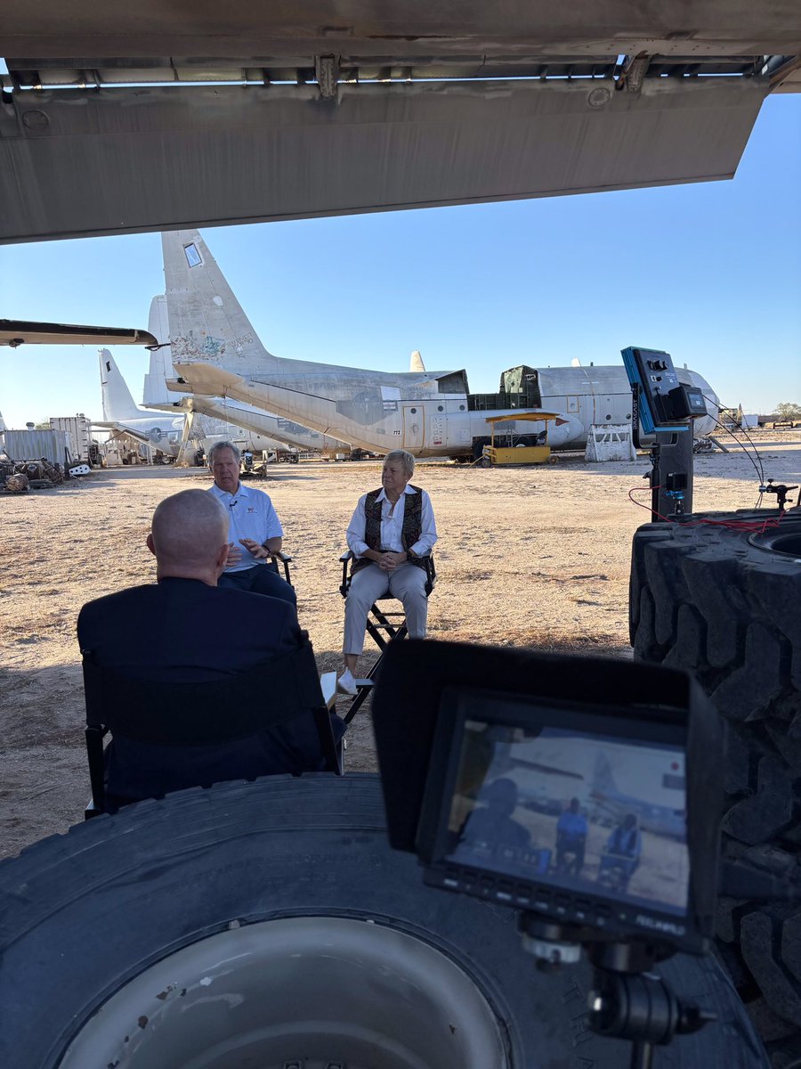 Boneyardsafari's tweet image. Last week we had the honor of interviewing Vice Admiral Nora Tyson, amongst the aircraft she flew during her career. #tacamo #tacamolegacy #ec130q #noratyson #flynavy #aviationsafari #aviationpreservation #boneyardsafari #aviationadventures
