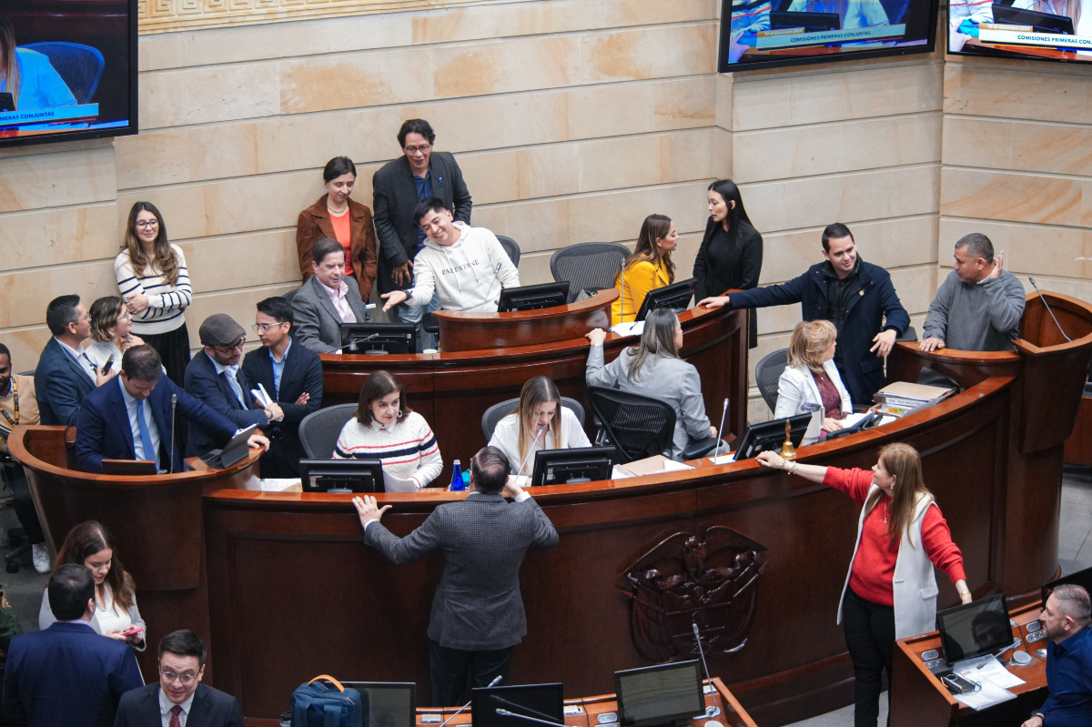 Se salda una deuda histórica con el Proceso de Paz, con el campo colombiano, con los y las campesinas. Se aprobó en Comisiones Primeras Conjuntas de Cámara y Senado la reglamentación de la Jurisdicción Agraria y Rural.