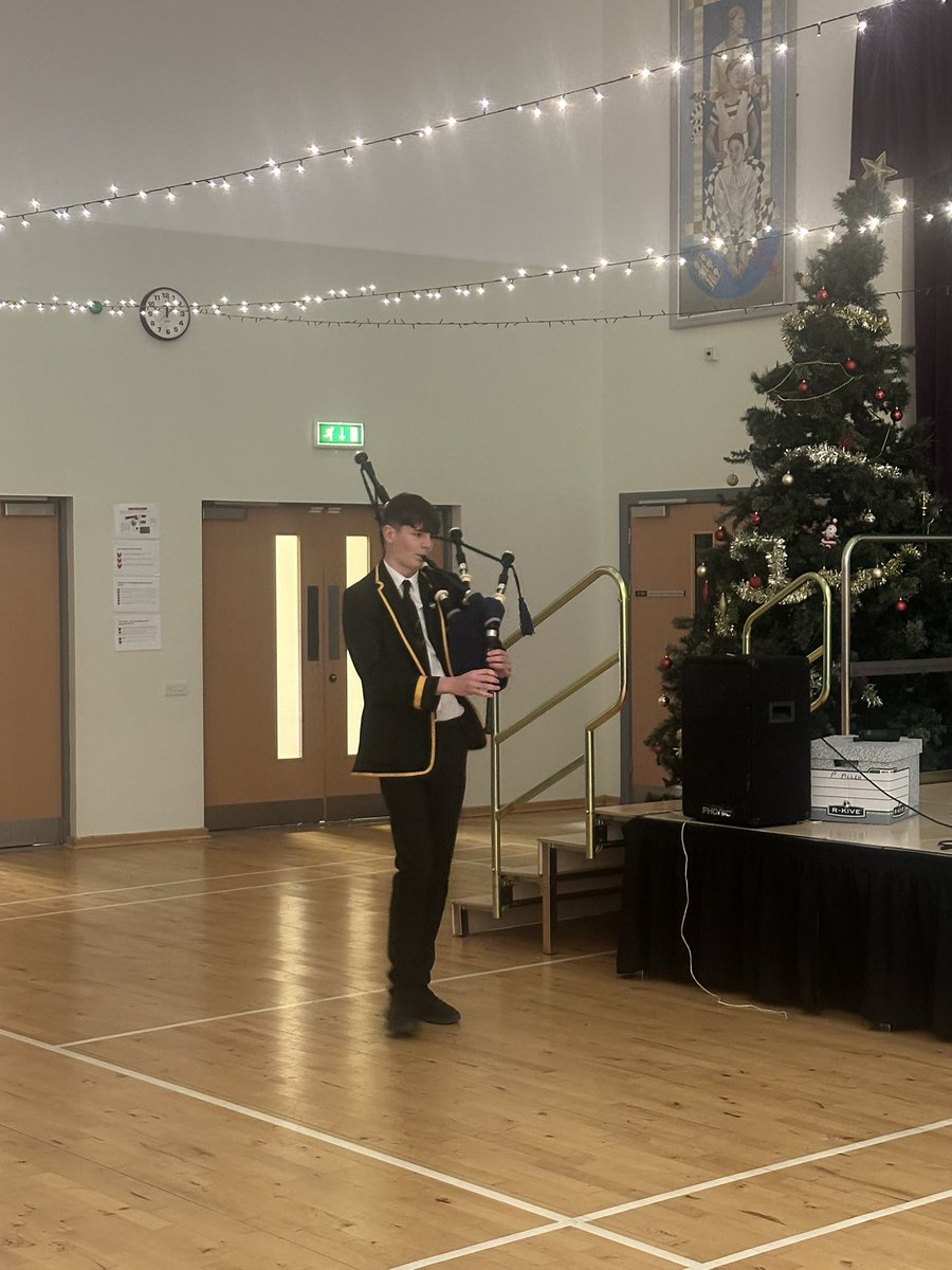 A busy day of rehearsing but we are all set for our Christmas Concert tonight! Doors open at 6.30pm - you are in for a treat! 🎅🏻🎄🎵