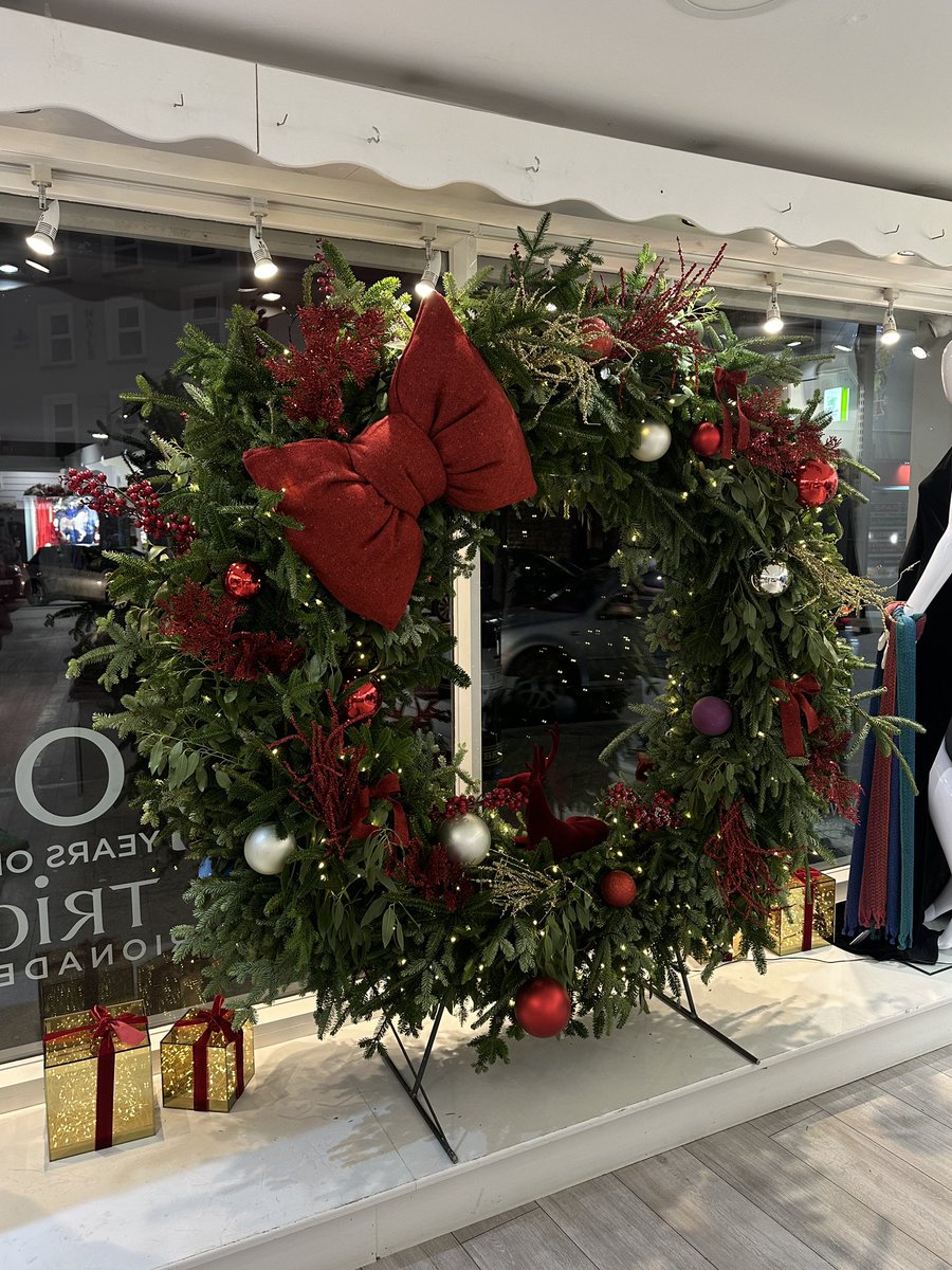 TrionaDesign's tweet photo. Our Donegal Town store is looking festive! 🎄 Beautiful Christmas Wreaths adorn our windows adding a touch of holiday magic to The Diamond. Stop by and see the sparkle of the season!
#Donegal #Christmas #FestiveWindows #Triona https://t.co/teTAHtIr25