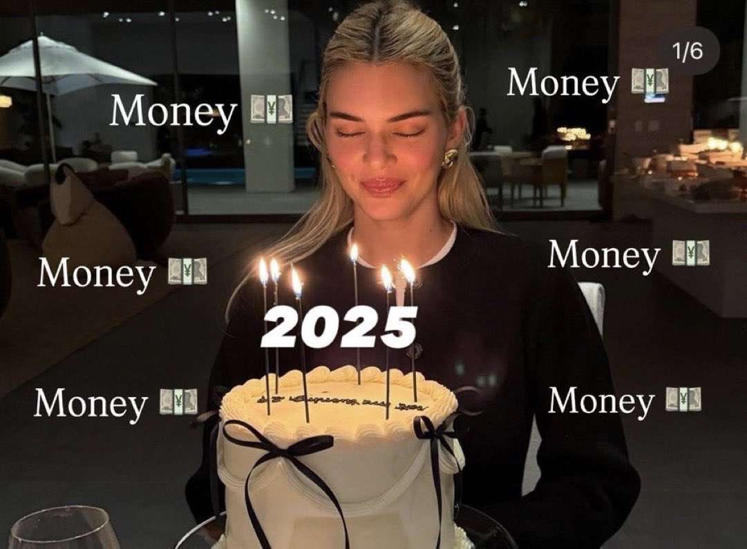 __riri1's tweet photo. Birthday wishlist? Simple: 💵 and good vibes 🥰. https://t.co/iRFWk8An03