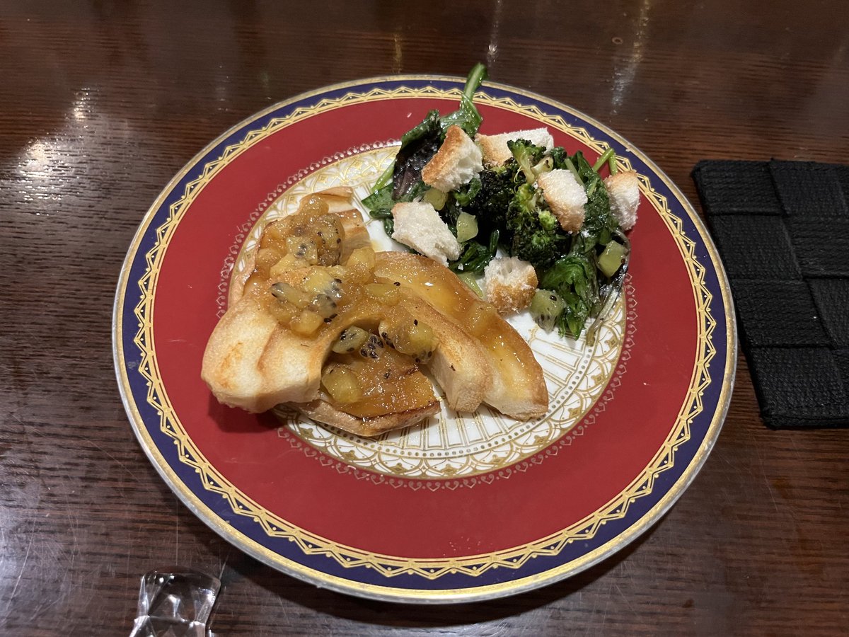 遠くの島で結婚式に参列してきました✈️
素晴らしい天気と素敵な式で幸せでした。

そして、、、乗り継ぎの隙間に都内へ繰り出し、数店舗にもコソッとお邪魔させていただきました。素敵なおじさんをたくさん眺められ更に幸せでした。

年明けての次帰国時にも、皆さんまたよろしくお願いします🙇‍♂️