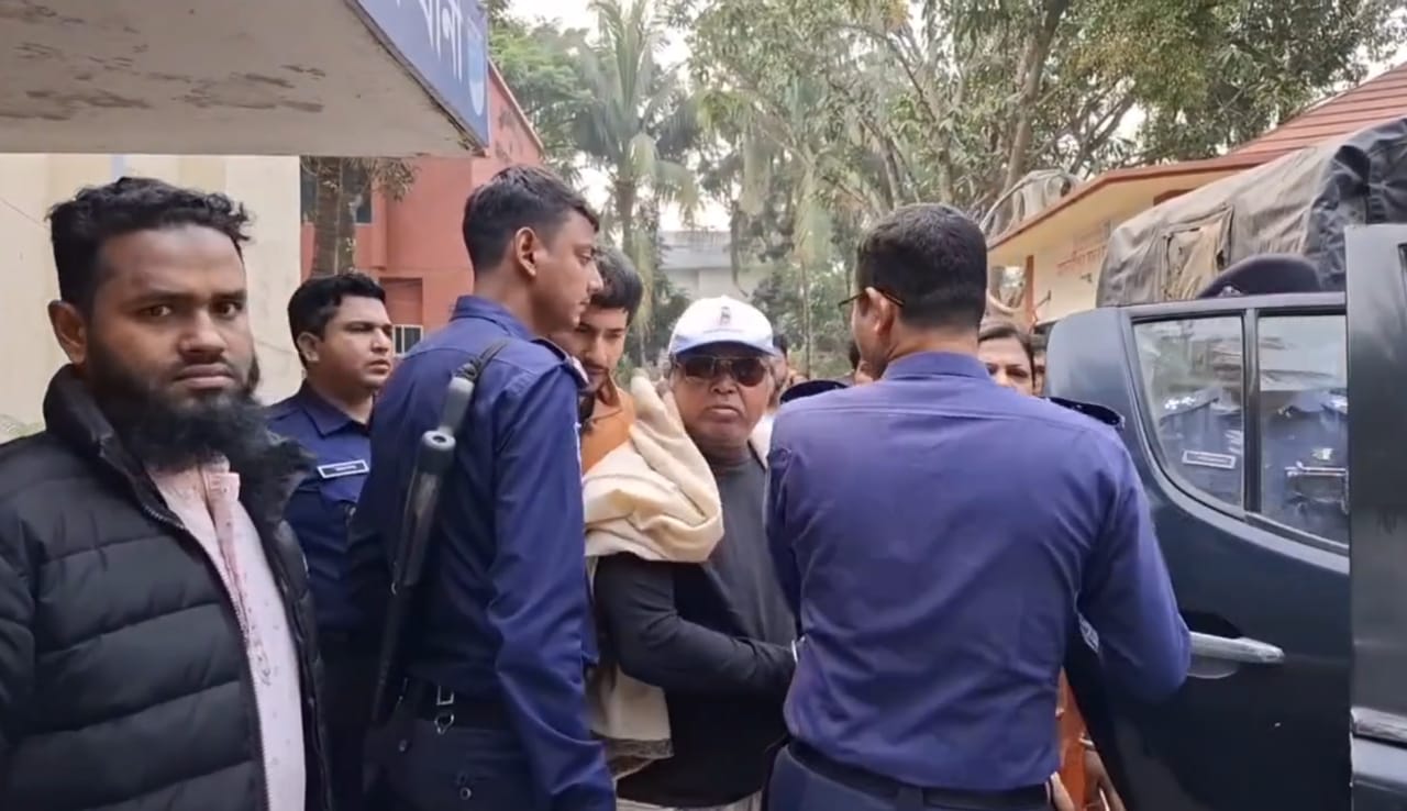 হত্যামামলার আসামি আওয়ামী লীগ নেতার সংবাদ সংগ্রহের সময় সাংবাদিকদের উপর চড়াও