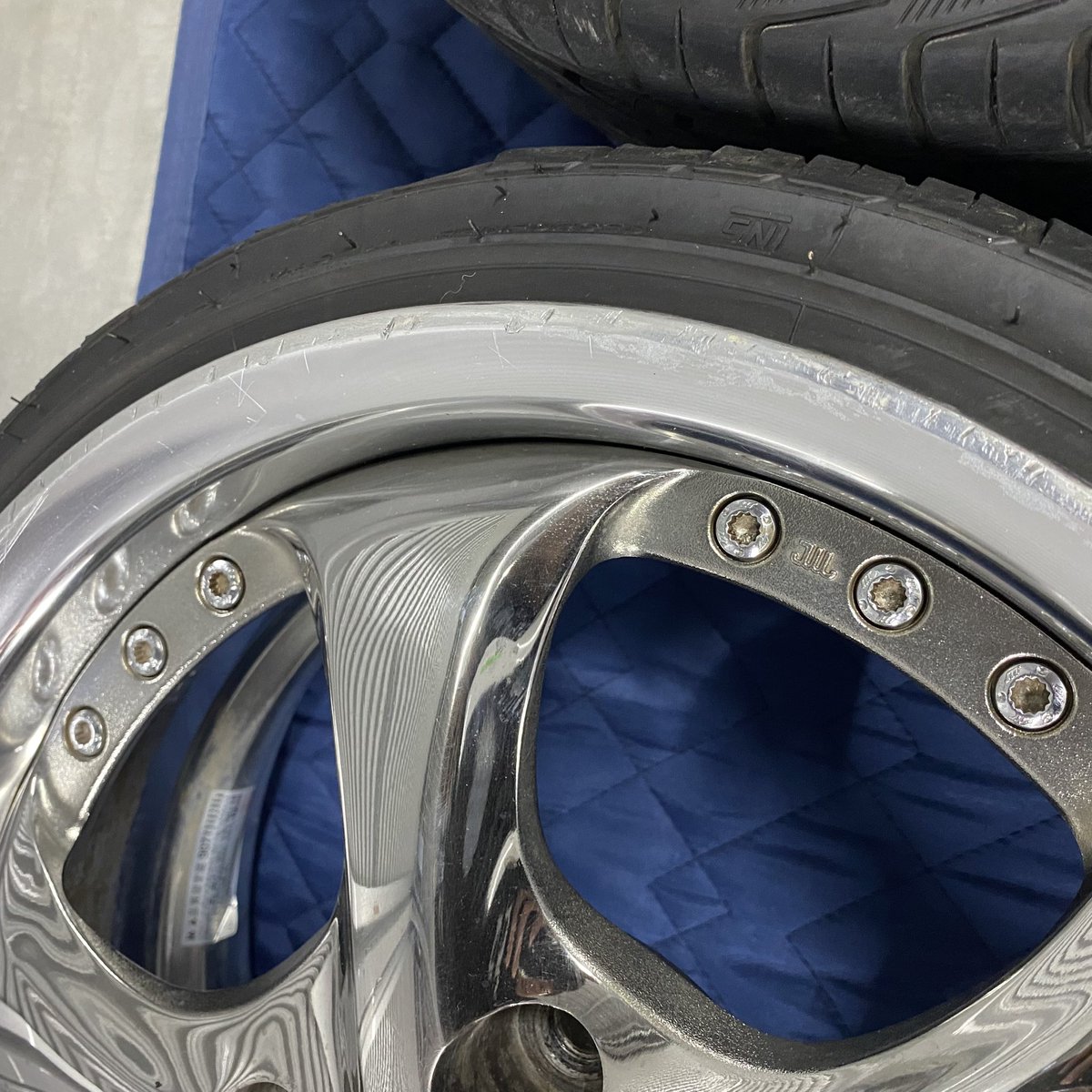 lagooon_loj's tweet photo. 緩募
#売ります

ワーク VS-KF
ナンカン 165/40R15
4H PCD100
6.5j+40 4本
割れ無し目視での歪みありません。

タイヤはまだまだ溝ありますがパンク等は保証しません。エア抜けありませんでしたが保護程度で。

1本2/3リムに傷があります。
他はそれなりです。

送別10万円
近場なら持っていきます。 https://t.co/fppOyXbmSn