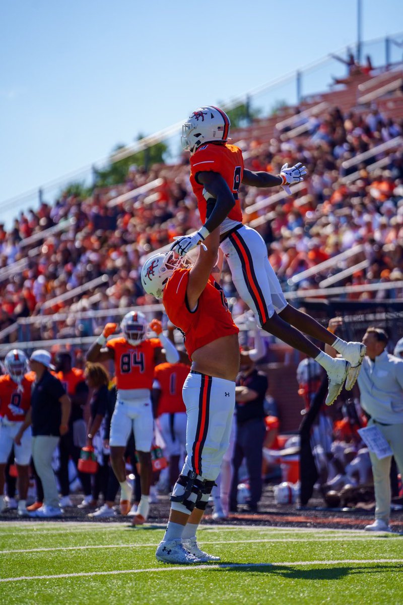 “Without continual growth and progress, such words as improvement, achievement, and success have no meaning.”    Benjamin Franklin

#RollHumps 
#FightAsOne