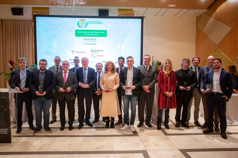 ESII (@esiiab) on Twitter photo Premios del Colegio Oficial de Ingeniería Informática <a href="/coiiclm/">Colegio Oficial Ingenieros en Informática de CLM</a>
🏅Galardón especial especial Grace Hooper
➡️Francisco José Quiles
🏅Innovación I+D+i
➡️Proyecto de Aurelio Bermúdez y Rafa Casado
También premiados antiguos🔝estudiantes🔝de la <a href="/esiiab/">ESII</a> <a href="/uclm_es/">Universidad de Castilla-La Mancha</a>
Enhorabuena a tod@s! Premios del Colegio Oficial de Ingeniería Informática <a href="/coiiclm/">Colegio Oficial Ingenieros en Informática de CLM</a>
🏅Galardón especial especial Grace Hooper
➡️Francisco José Quiles
🏅Innovación I+D+i
➡️Proyecto de Aurelio Bermúdez y Rafa Casado
También premiados antiguos🔝estudiantes🔝de la <a href="/esiiab/">ESII</a> <a href="/uclm_es/">Universidad de Castilla-La Mancha</a>
Enhorabuena a tod@s!
