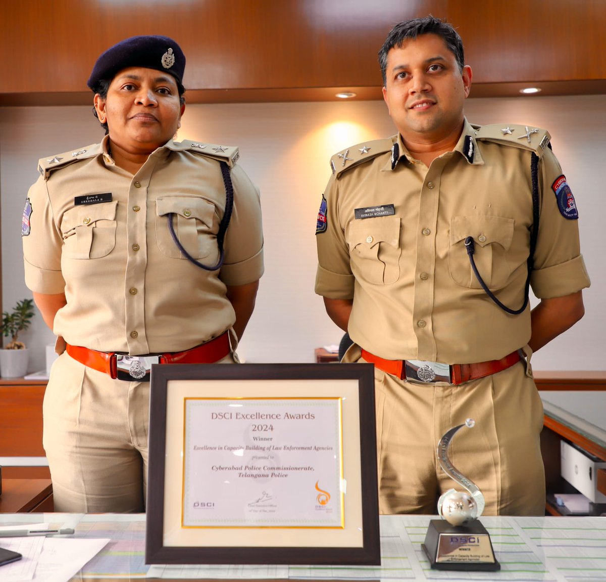 cyberabadpolice's tweet image. @CPCyberabad appreciated DCP @CyberCrimesCyb  for receiving the prestigious Data Security Council of India (DSCI) Excellence Award 2024 on behalf of the @cyberabadpolice  at the NASSCOM-DSCI Annual Information Security Summit held in New Delhi.
