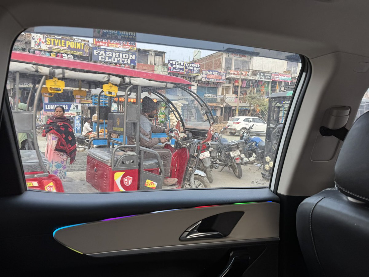 amitabh34's tweet photo. @NHAI_Official @nitin_gadkari  Old GT Road Dobhi to Ranchi NH19 Sobh Bazar Issue with Heavy Traffic - 24.51339° N, 84.97086° E https://t.co/jztCoecVES