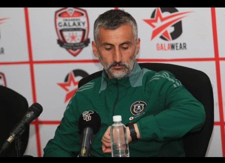 rooi1828's tweet photo. 😭😭 These 2 coaches humbled the most arrogant press conference coach Manqoba Mngqithi. To Polokwane City Thank you https://t.co/CSgb0rSfdg
