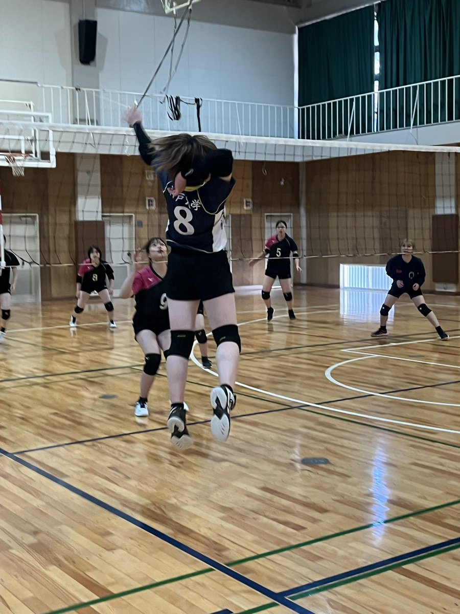 kuvbc's tweet photo. こんにちは！12/7、12/8に神戸大学で行われた三商戦の結果を報告します。今回は大阪公立大学さんにもご参加いただき、3校での開催となりました✨2日目には部員ミックス戦も行い、良い交流ができました！
結果は以下の通りです。 https://t.co/3vBxHihIH8