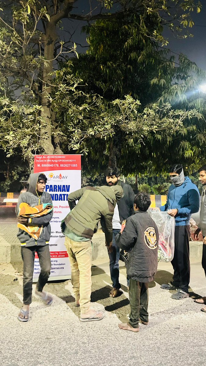 _par_nav_'s tweet photo. Kambal distribution sector 66 noida https://t.co/Ls26QHMnBf