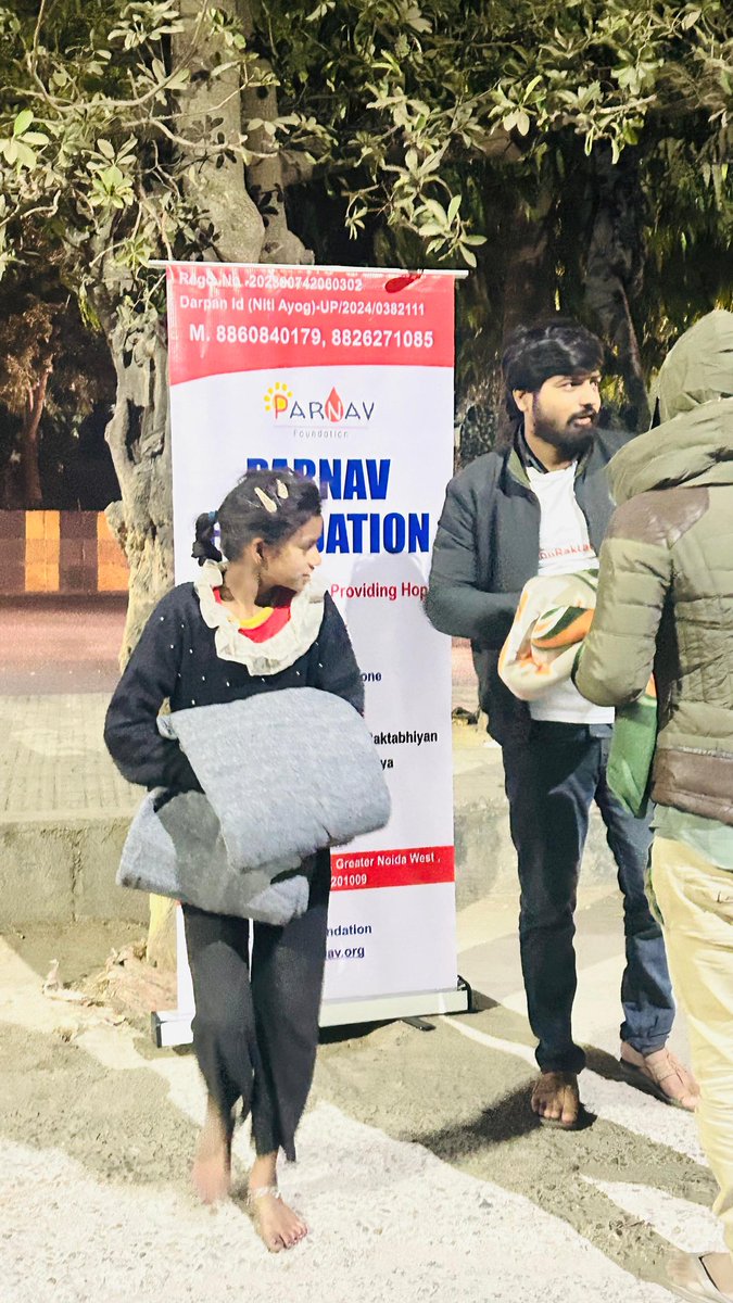 _par_nav_'s tweet photo. Kambal distribution sector 66 noida https://t.co/Ls26QHMnBf