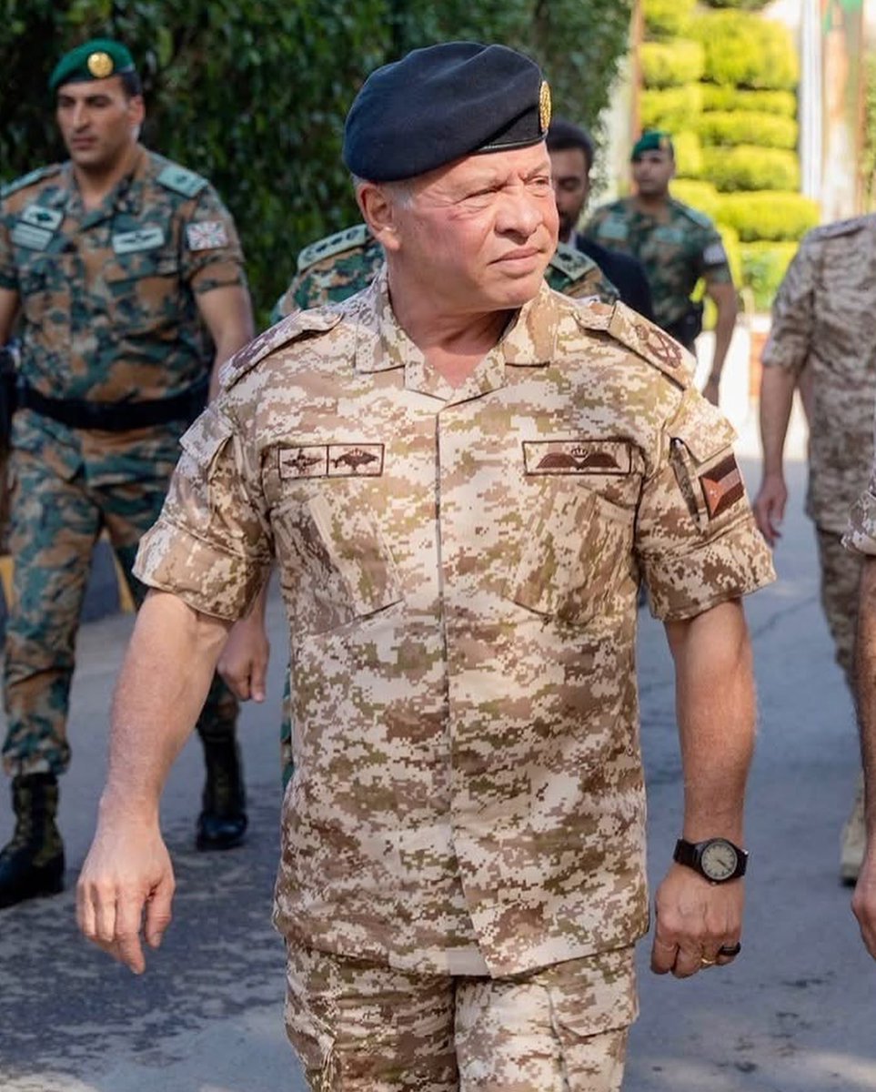 الأحداث تثبت ان سياستك الداخلية والخارجية في 25 عام كانت على السكة الصحيحة وتثبت انك حكيم العرب وزعيم الشرق الاوسط ، 

أمن شوارع الاردن وما ننعم به من استقرار الفضل يعود له بعد سبحانه وتعالى
السياسة ليس استعراض وعربدة السياسة 
بل هي قوة المنطق وفن الممكن 🤍
عاش الملك 🤍🇯🇴