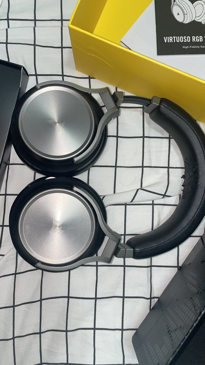 AidilOsmann's tweet photo. WTS CORSAIR VIRTUOSO SE WIRELESS.

Taknak beli takpa, bantu RT pon okey hihi.

harga beli RM1k, harga jual RM500 (nego sampai jadi) https://t.co/5U2YdHcKHn