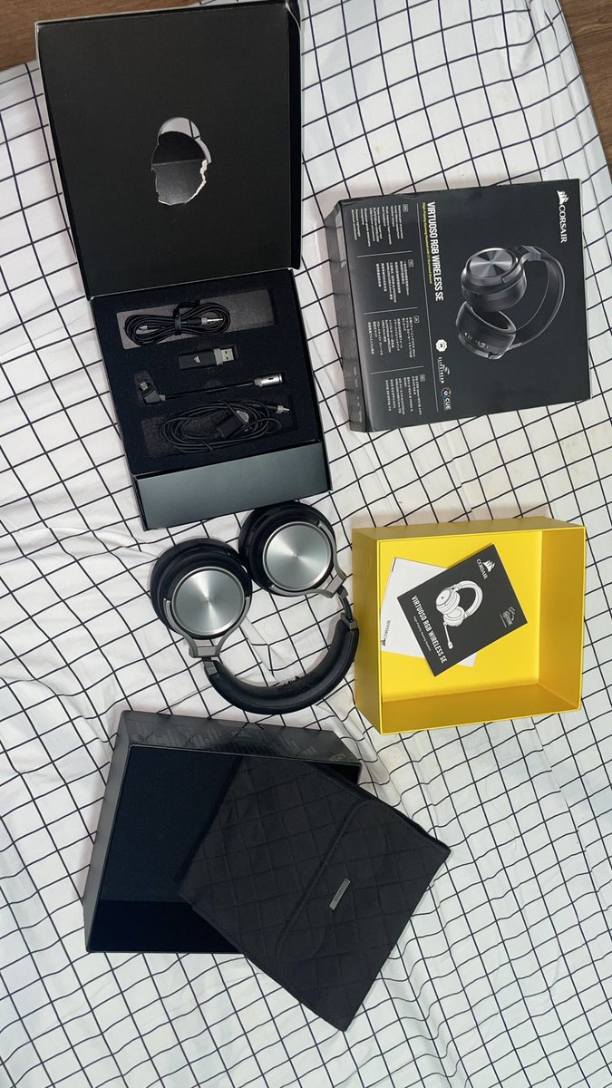 AidilOsmann's tweet photo. WTS CORSAIR VIRTUOSO SE WIRELESS.

Taknak beli takpa, bantu RT pon okey hihi.

harga beli RM1k, harga jual RM500 (nego sampai jadi) https://t.co/5U2YdHcKHn