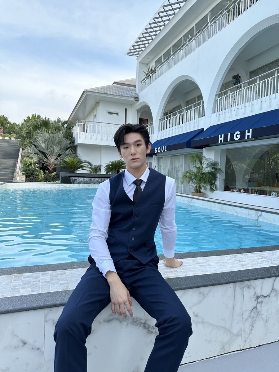 ดูออกกันไหมว่าพี่ซันชอบสีอะไร☀️💦

SUNLIN BEAUTIFUL LOVE
#เพียงชลาลัยอีพี11