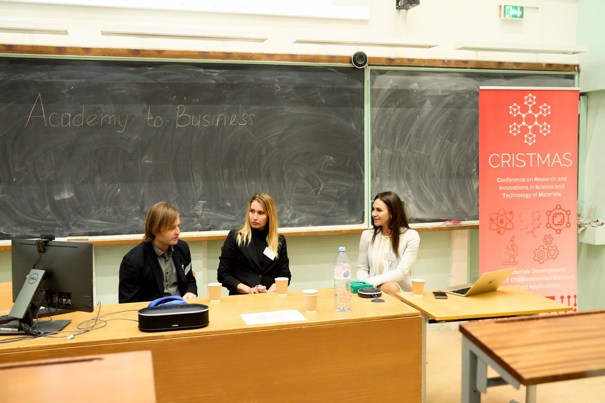 CristmasInParis's tweet photo. We had an insightful Academia to Business Panel Discussion featuring Anna Baldycheva ,Pavel Ginzburg and Thomas Webster, chaired by Alexandra Walker. They shared valuable perspectives on the challenges and opportunities of commercialising science today! #SNAIA2024 #SNAIACRISTMAS https://t.co/THO1bJAP17
