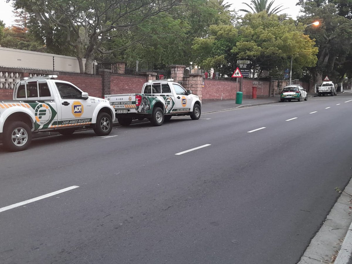 Fidelity_Secure's tweet photo. Our Fidelity SRU team at Wynberg Girls High School promotes visibility and conducts patrols to ensure children's safety and continues to work towards their safety.
#FidelityADT #CapeTown #Fideliyheroes #schoolsafety #securingyourasset #FidelityServicesGroup #WeAreFidelity https://t.co/dztRp02G2m