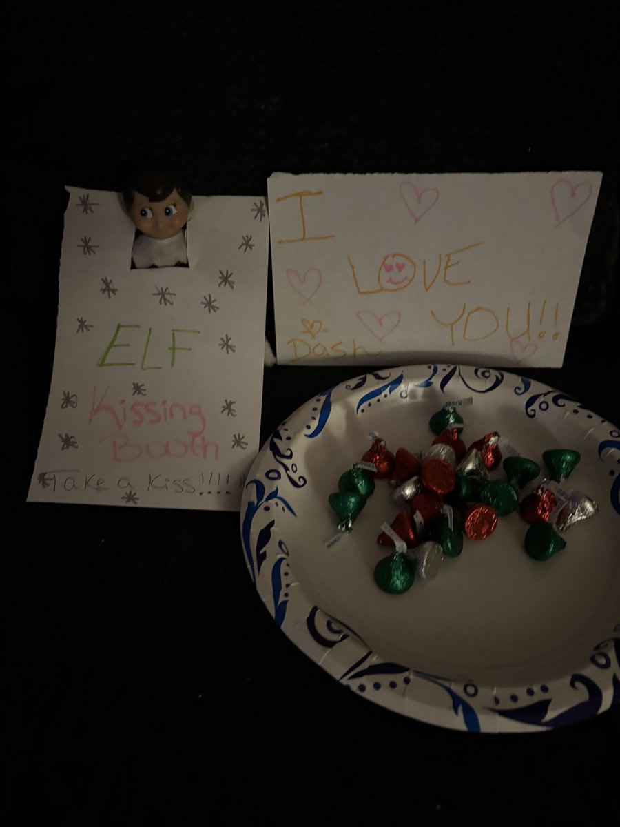 cutecolleen85's tweet image. looks like Dash wanted some kisses 😘😘
he is even sharing actual kisses with us! haha 😋😂

#adventureswithDash #elffun #Christmas2024