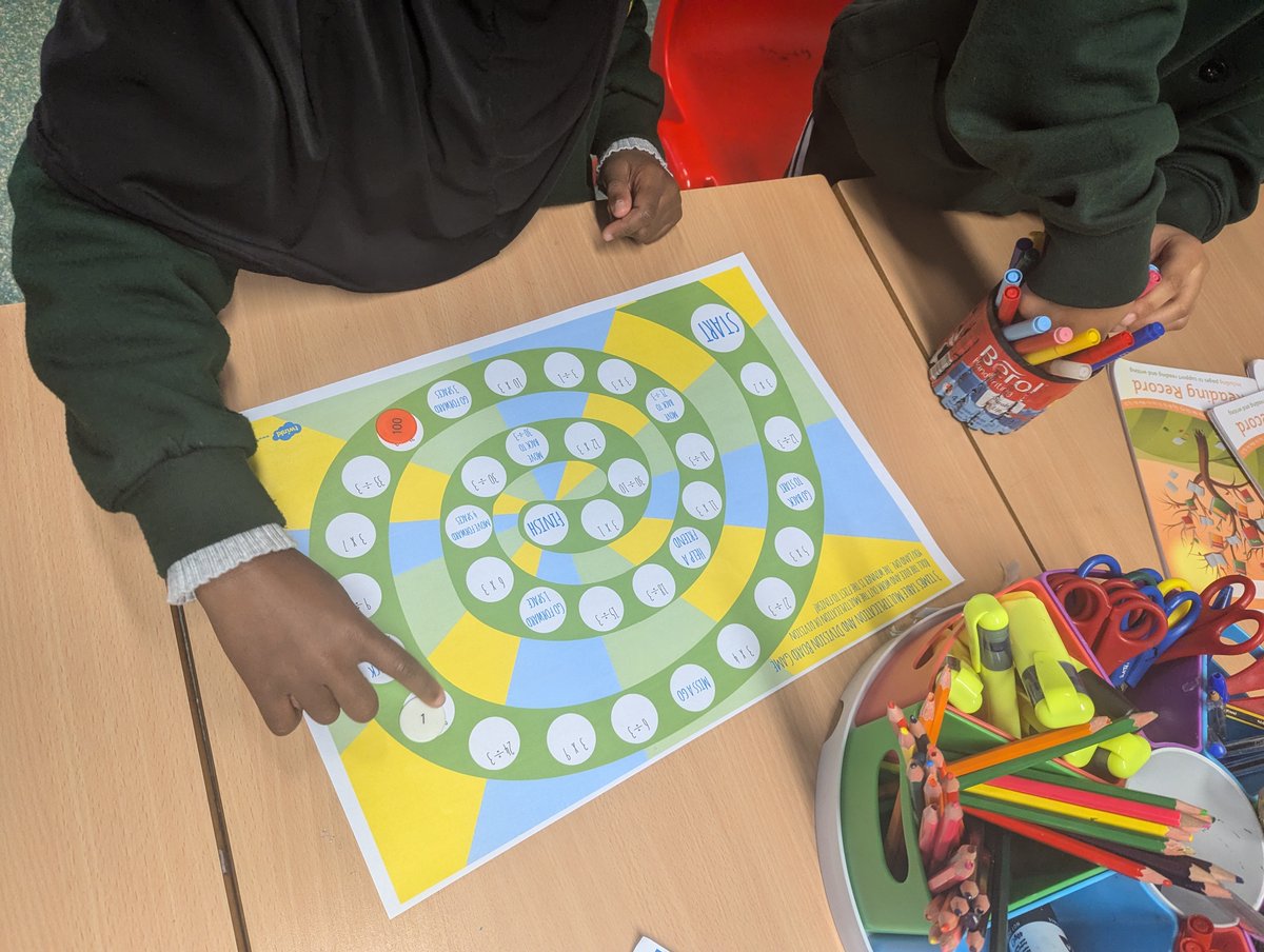 EACTBannermanRd's tweet photo. Year 3 are enjoying playing games and finding fun ways to memorise their 3 x tables. They've even learnt them to the tune of Green Green Grass by George Ezra! #thinkingbig #responsibility #believeyoucan https://t.co/Rzy81CHyNB