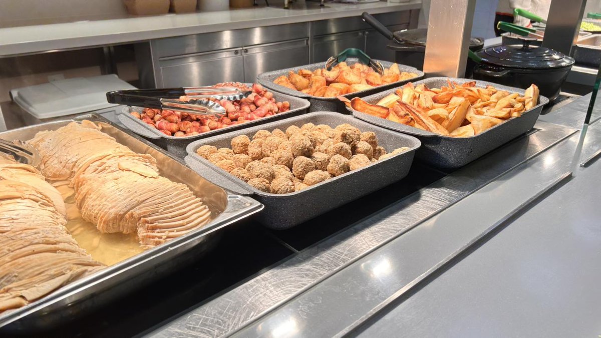 CMUCatering's tweet photo. It’s Christmas 📷 lunches in the Atrium food court 12 - 2pm https://t.co/VRFeSqaw6p