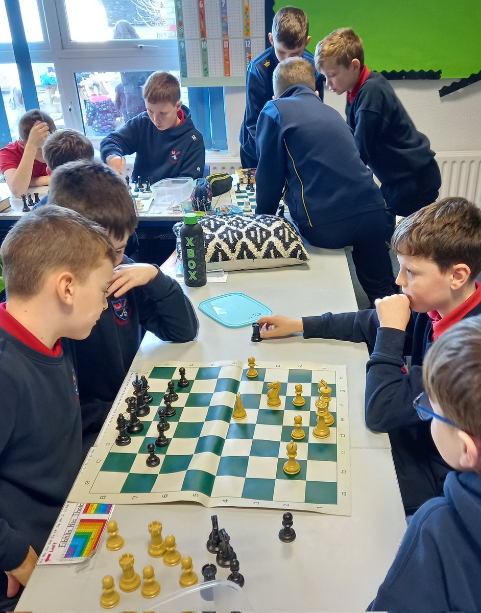 NewmarketNS's tweet image. ♟️♟️Great to see lots of new faces at Chess club. @Ficheall_ie @ClareEdCentre #ChessTuesday